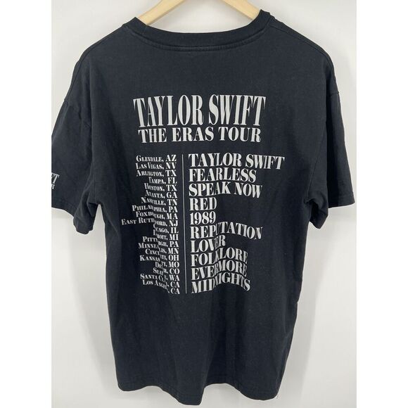Taylor Swift Eras Tour Black Graphic Concert T-shirt Size Large - Picture 4 of 5